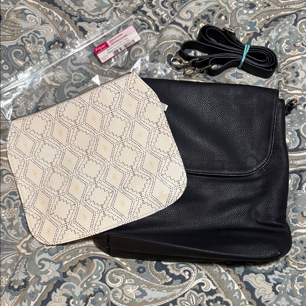 Studio Thirty-One Black Beauty Pebble Crossbody Bag with Dotted Geo Flap